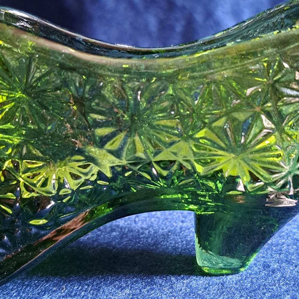 Vintage Fenton Glass Green High Heel - Picture 7 of 7